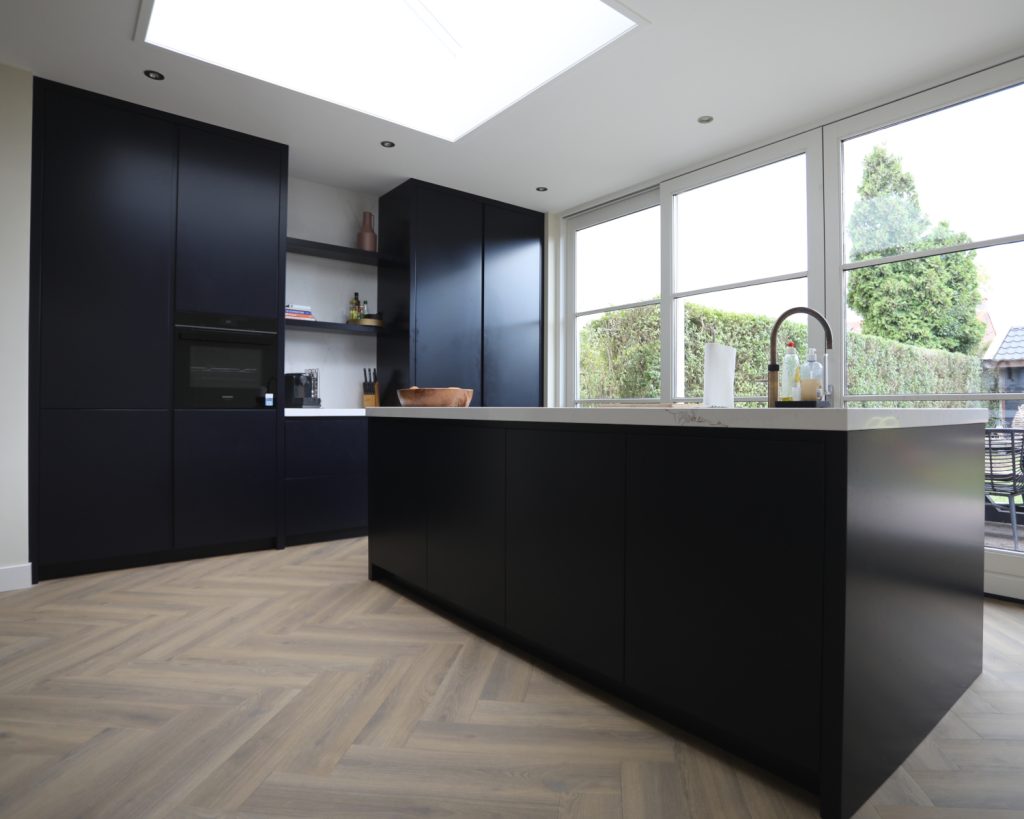 Aanbouw en leefkeuken Tiel