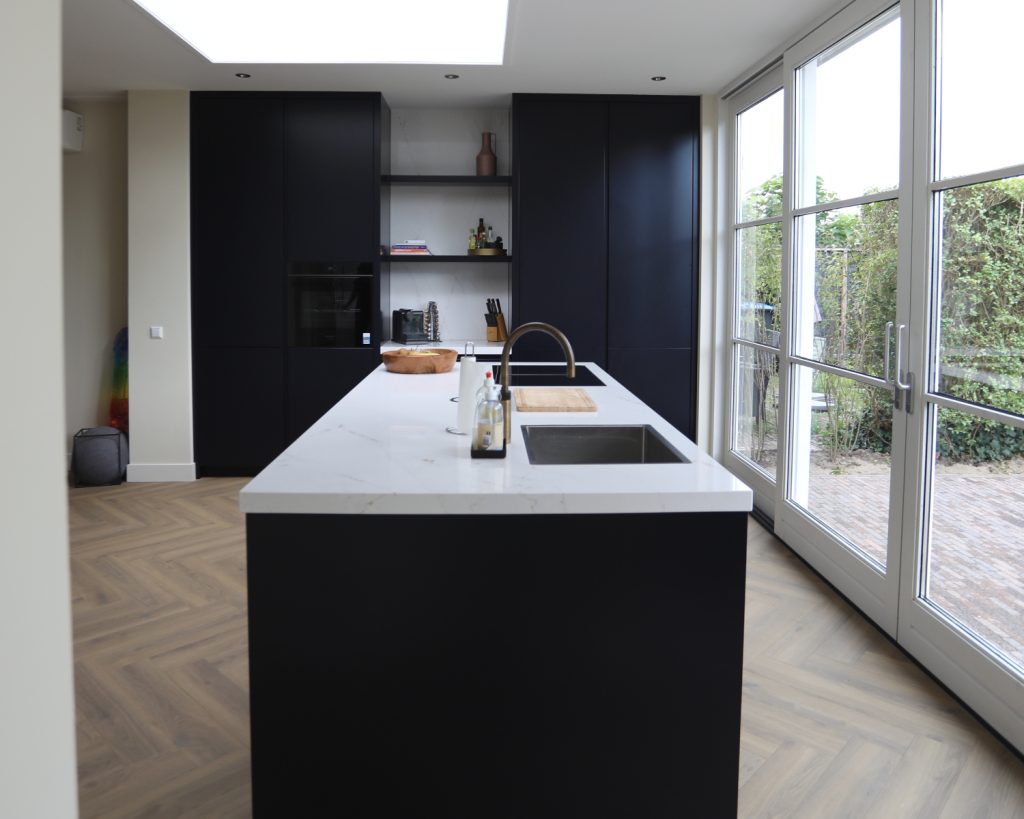 Aanbouw en leefkeuken Tiel