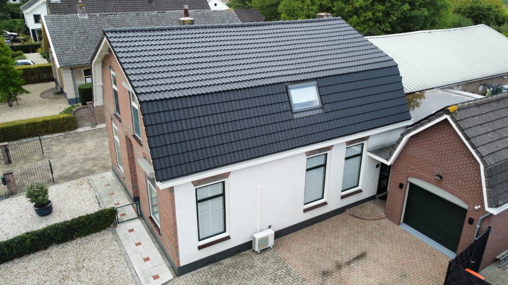 Zijkant gerenoveerde woning